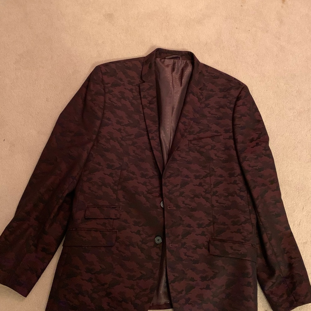 Men's Burgundy Camouflage Pattern Blazer